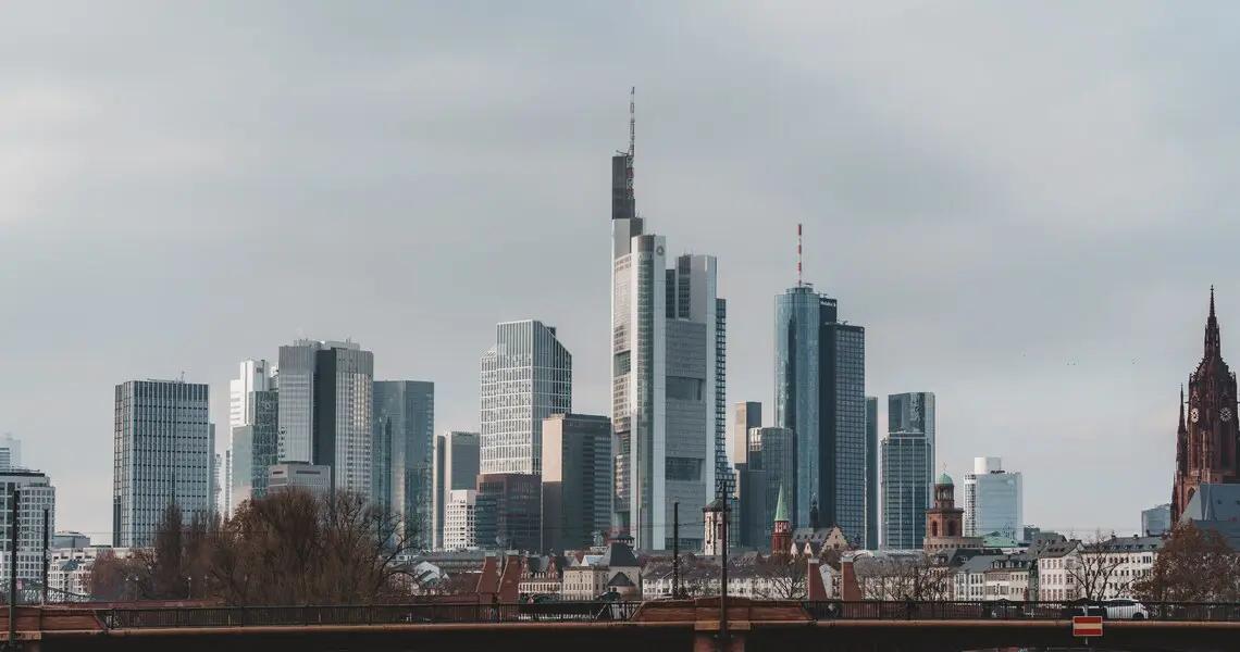 frankfurt-fr03-post-10720 Frankfurter Finanzviertel am Main — Frankfurt