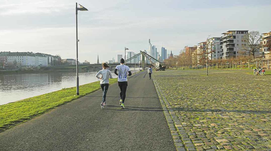 Die besten Joggingstrecken rund um studiomuc: Fit bleiben in der Großstadt