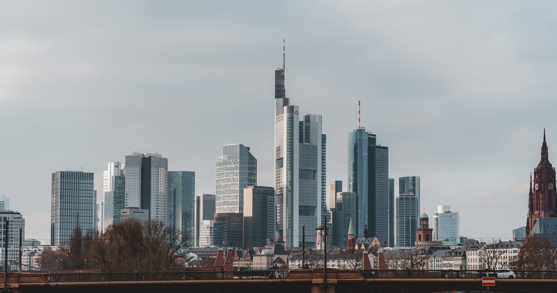 News 6 Frankfurter Finanzviertel am Main — Frankfurt